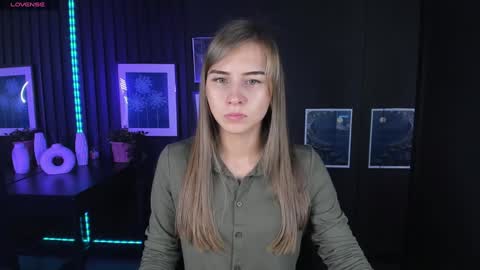 Snapshot of charmbianca chatting on 02.08.25 Bianca online show from 02.08.25