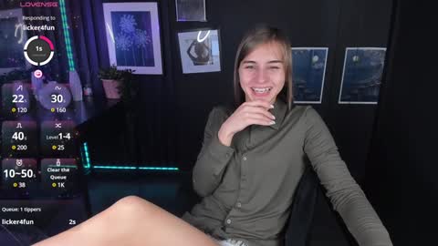 Snapshot of charmbianca chatting on 02.08.25 Bianca online show from 02.08.25