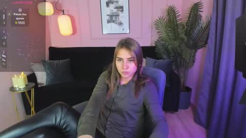 Snapshot of charmbianca chatting on 02.13.25 Bianca online show from 02.13.25