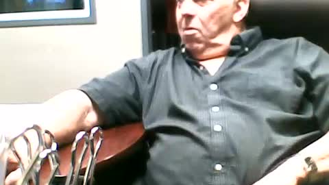 Snapshot of charmeur2672 chatting on 06.26.26 charmeur2672 online show from 06.26.26