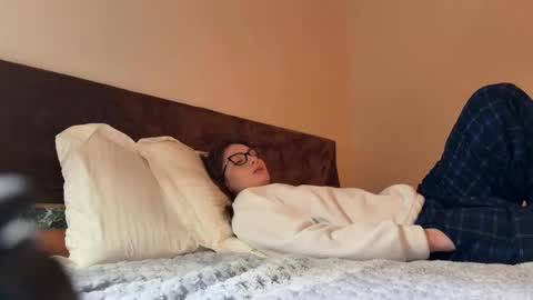 Snapshot of charmingkatie chatting on 01.09.26 katie online show from 01.09.26