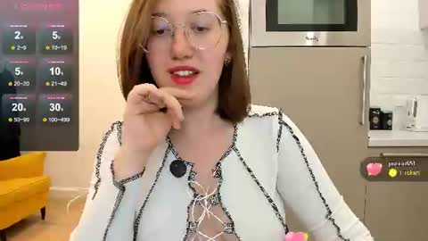 Snapshot of charmygrace chatting on 06.18.26 Grace online show from 06.18.26