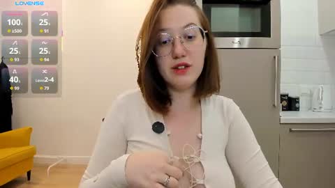 Snapshot of charmygrace chatting on 06.19.26 Grace online show from 06.19.26
