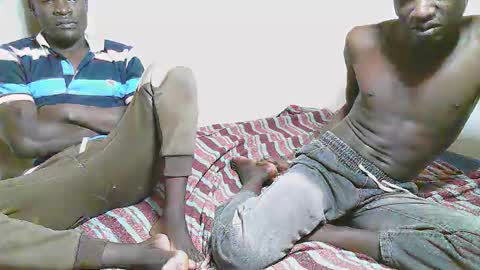 Snapshot of charmzboy chatting on 11.17.25 charmzboy online show from 11.17.25