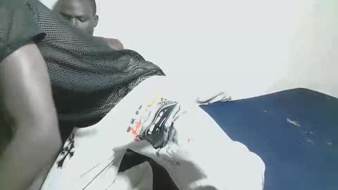 Snapshot of charmzboy chatting on 11.18.25 charmzboy online show from 11.18.25