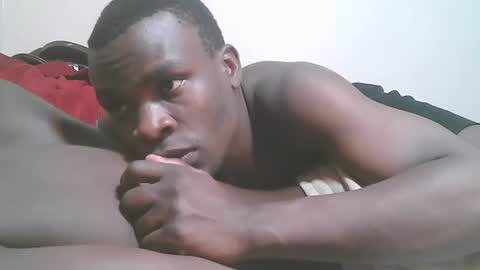 Snapshot of charmzboy chatting on 12.04.25 charmzboy online show from 12.04.25