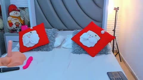 Snapshot of charonstom chatting on 12.01.25 Charon Stom online show from 12.01.25