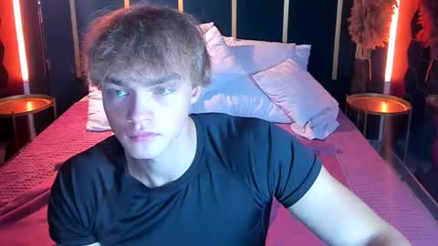 Snapshot of chase_muscular chatting on 09.24.25 Chase online show from 09.24.25