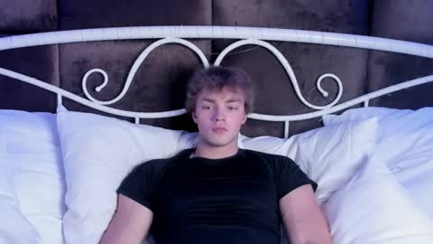 Snapshot of chase_muscular chatting on 09.26.25 Chase online show from 09.26.25