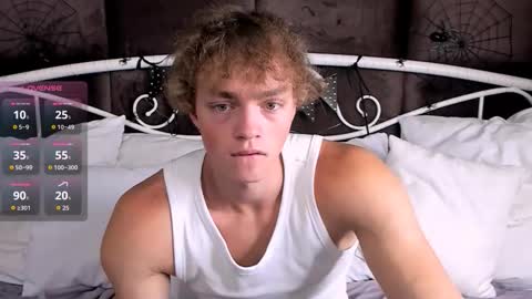 Snapshot of chase_muscular chatting on 10.26.25 Chase online show from 10.26.25