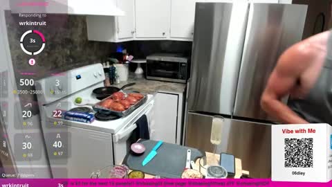 Snapshot of chasemason20 chatting on 10.04.25 Onlyfans chasingfit Instagram the arguer Twitter chasingfitOF online show from 10.04.25