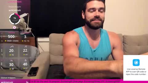 Snapshot of chasemason20 chatting on 10.12.25 Onlyfans chasingfit Instagram the arguer Twitter chasingfitOF online show from 10.12.25