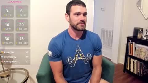 Snapshot of chasemason20 chatting on 11.25.25 Onlyfans chasingfit Instagram the arguer Twitter chasingfitOF online show from 11.25.25