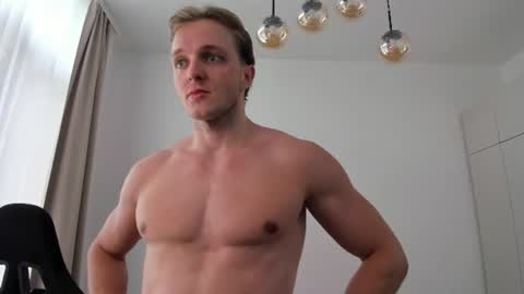 Snapshot of chasereed_ chatting on 07.16.26 Chase Reed online show from 07.16.26