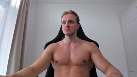 Snapshot of chasereed_ chatting on 07.20.26 Chase Reed online show from 07.20.26