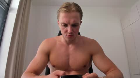 Snapshot of chasereed_ chatting on 07.27.26 Chase Reed online show from 07.27.26