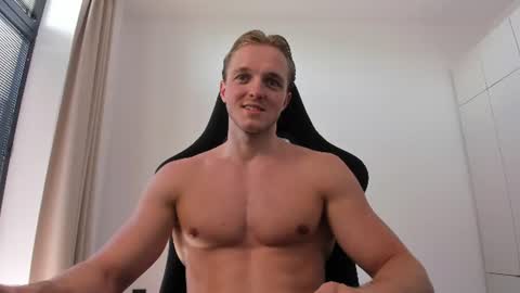 Snapshot of chasereed_ chatting on 07.28.26 Chase Reed online show from 07.28.26