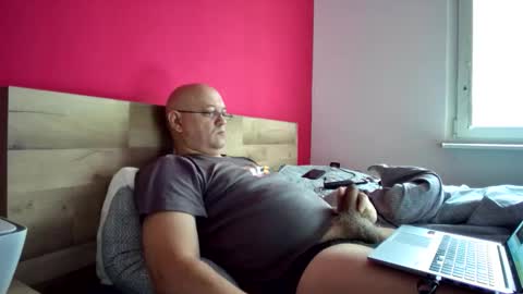 Snapshot of chatskor chatting on 11.11.25 Egor Skornyakov online show from 11.11.25