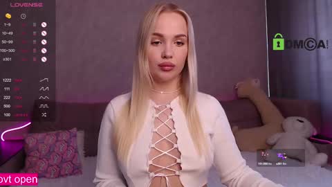 Snapshot of chatur_babes_ chatting on 02.27.25 Im Elya   inst Elya Elfie  online show from 02.27.25