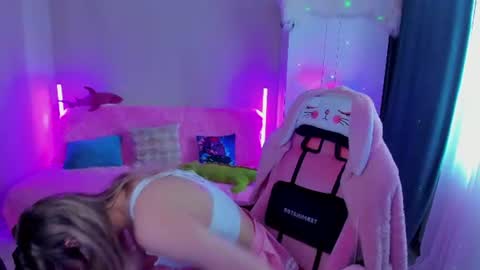 Snapshot of chatur_lady_ chatting on 06.17.26 Betty online show from 06.17.26