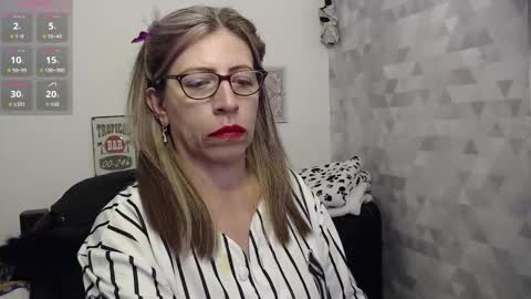 Snapshot of chayla_ruiz chatting on 09.19.25 CHAYLA VICTORIA RUIZ online show from 09.19.25