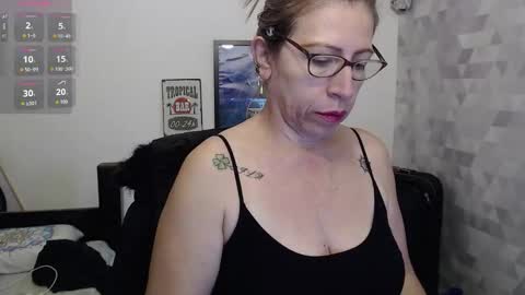 Snapshot of chayla_ruiz chatting on 09.22.25 CHAYLA VICTORIA RUIZ online show from 09.22.25