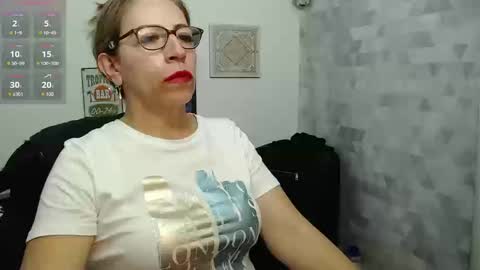 Snapshot of chayla_ruiz chatting on 09.23.25 CHAYLA VICTORIA RUIZ online show from 09.23.25