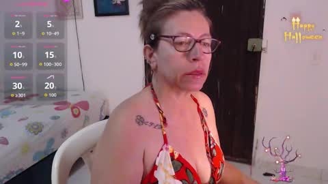 Snapshot of chayla_ruiz chatting on 10.11.25 CHAYLA VICTORIA RUIZ online show from 10.11.25