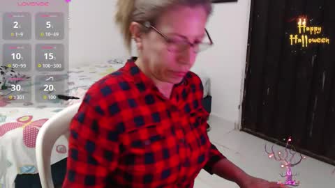 Snapshot of chayla_ruiz chatting on 10.15.25 CHAYLA VICTORIA RUIZ online show from 10.15.25