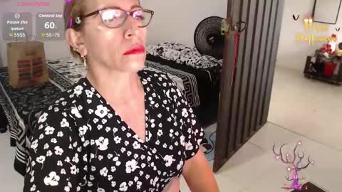 Snapshot of chayla_ruiz chatting on 10.18.25 CHAYLA VICTORIA RUIZ online show from 10.18.25