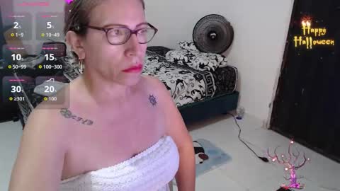 Snapshot of chayla_ruiz chatting on 10.25.25 CHAYLA VICTORIA RUIZ online show from 10.25.25