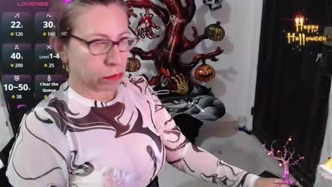 Snapshot of chayla_ruiz chatting on 11.01.25 CHAYLA VICTORIA RUIZ online show from 11.01.25