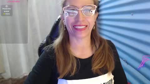CHAYLA VICTORIA RUIZ  online show from 04.25.26