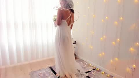 Regina Phalange online show from 02.13.25