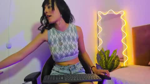 Snapshot of cheerry_tay1 chatting on 12.02.25 CHERRY online show from 12.02.25