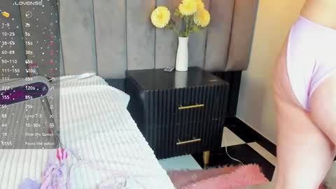 Snapshot of chelsea_bolton_ chatting on 12.04.25 chelsea_bolton_ online show from 12.04.25