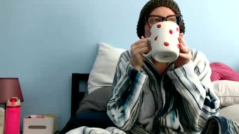 Snapshot of chelseasentra1 chatting on 12.15.25 Chelsea online show from 12.15.25