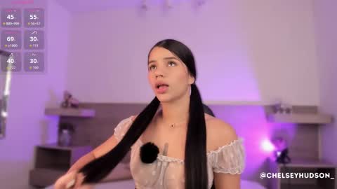 Snapshot of chelsey_hudson chatting on 10.23.25 chelsey_hudson online show from 10.23.25