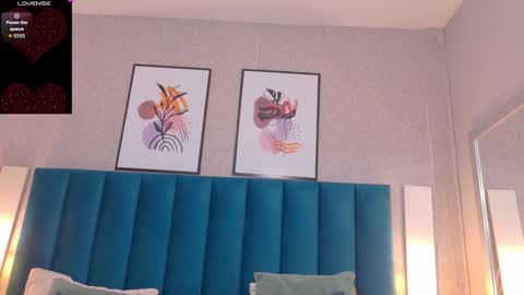   online show from 11.10.25