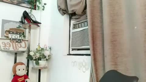 Snapshot of chennybbgirl chatting on 12.22.25 chenny online show from 12.22.25