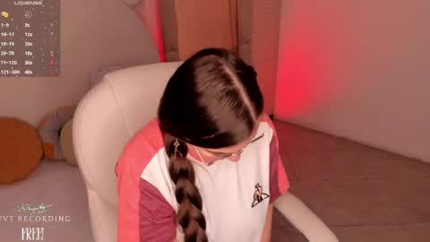 Snapshot of cherry_blond_ chatting on 02.14.25 Cherry online show from 02.14.25