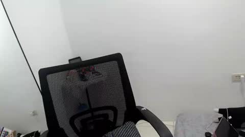 Snapshot of cherry_blossom181999 chatting on 10.07.25 kris online show from 10.07.25