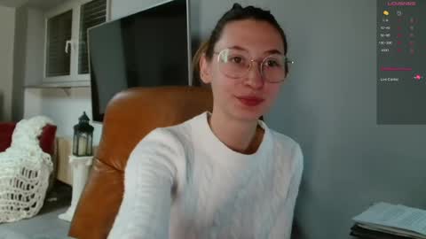 Snapshot of cherryangle chatting on 03.24.26 Leonie online show from 03.24.26