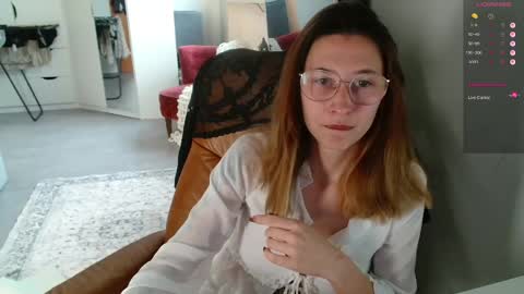 Snapshot of cherryangle chatting on 04.19.26 Leonie online show from 04.19.26