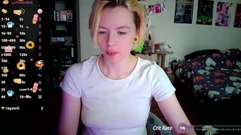 Snapshot of cherrybaby_0 chatting on 12.18.24 cherrybaby_0 online show from 12.18.24