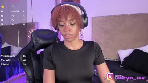 Snapshot of cherrybr_ chatting on 12.03.24 Cherry Lady online show from 12.03.24