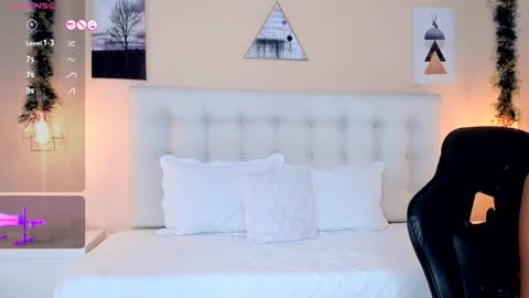 Snapshot of cherrybr_ chatting on 01.17.25 Cherry Lady online show from 01.17.25