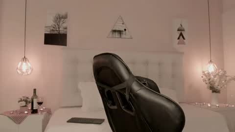 Snapshot of cherrybr_ chatting on 02.14.25 Cherry Lady online show from 02.14.25