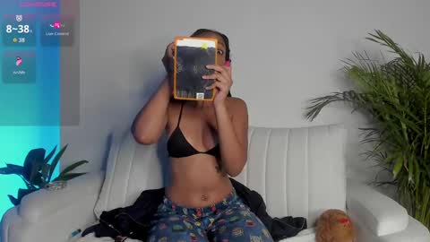 Snapshot of cherrybr_ chatting on 10.01.25 Cherry Lady online show from 10.01.25