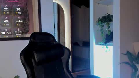 Snapshot of cherrybr_ chatting on 12.04.25 Cherry Lady online show from 12.04.25